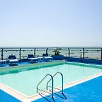 Royal Ξενοδοχείο 4*