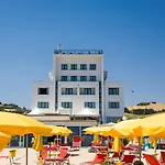 Royal Ξενοδοχείο 4*