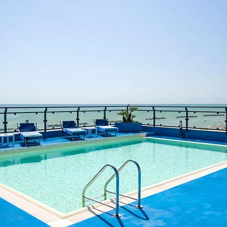 Royal Hotel 4*