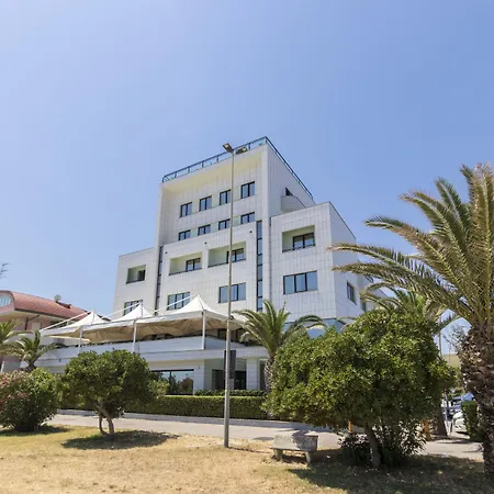 Royal 4* Fermo