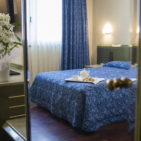 Royal Hotel