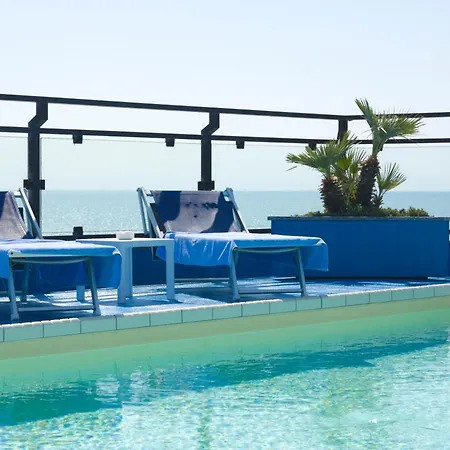 فندق Royal 4*
