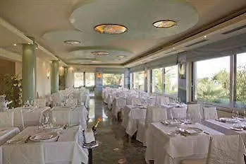 Royal 4* Fermo