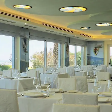 Royal 4*