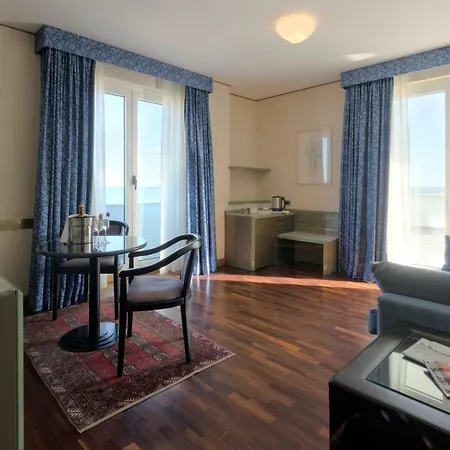 Royal 4* Fermo